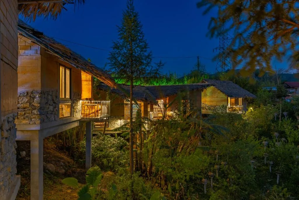 Deluxe Double Room — Sapaxa Spring Garden Ecolodge